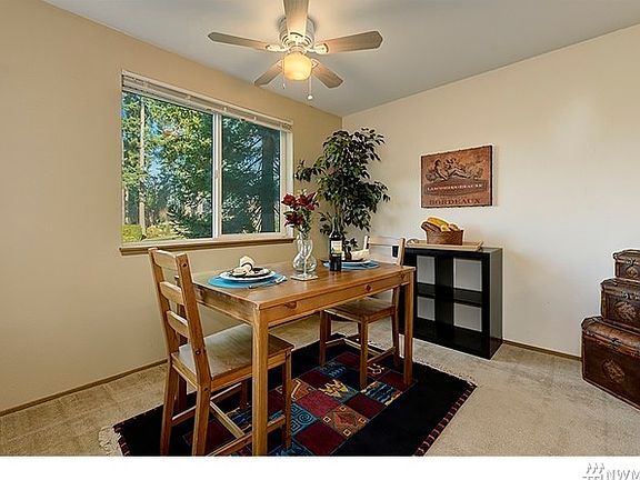4th image of 4356 W Lake Sammamish Pkwy SE #202