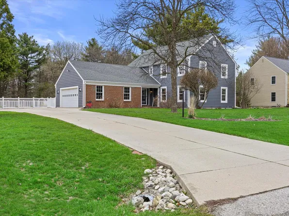 259 Fieldstone ROAD, Delafield, WI 53018