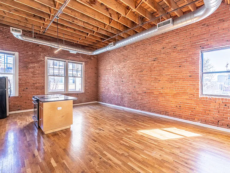 15Walnut — Photo 12
