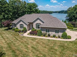2928 Lakewood Dr, Vandalia, IL 62471