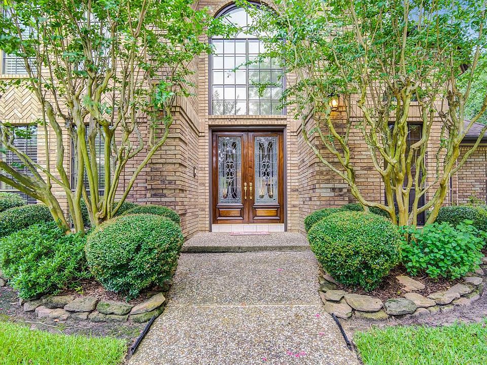 1st image of 15707 Pinewood Cove Dr