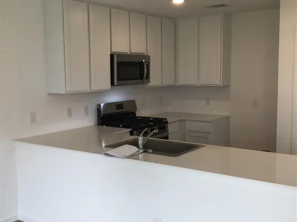 907 Pertuso Ln, Huffman, TX 77336