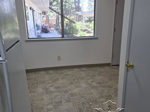 629 Kate Hayes St #3
