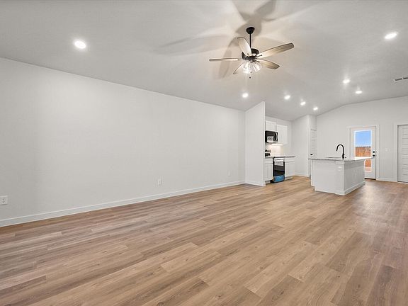 3rd image of 2404 Aberdeen Ave