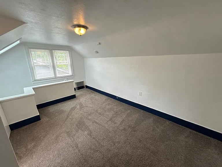 745 E St NE #A — Photo 22