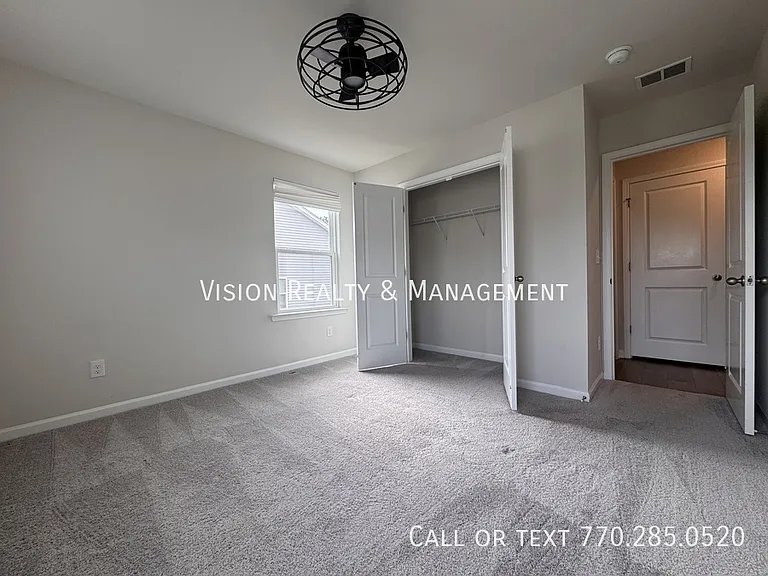 141 Winding River Dr — Photo 17