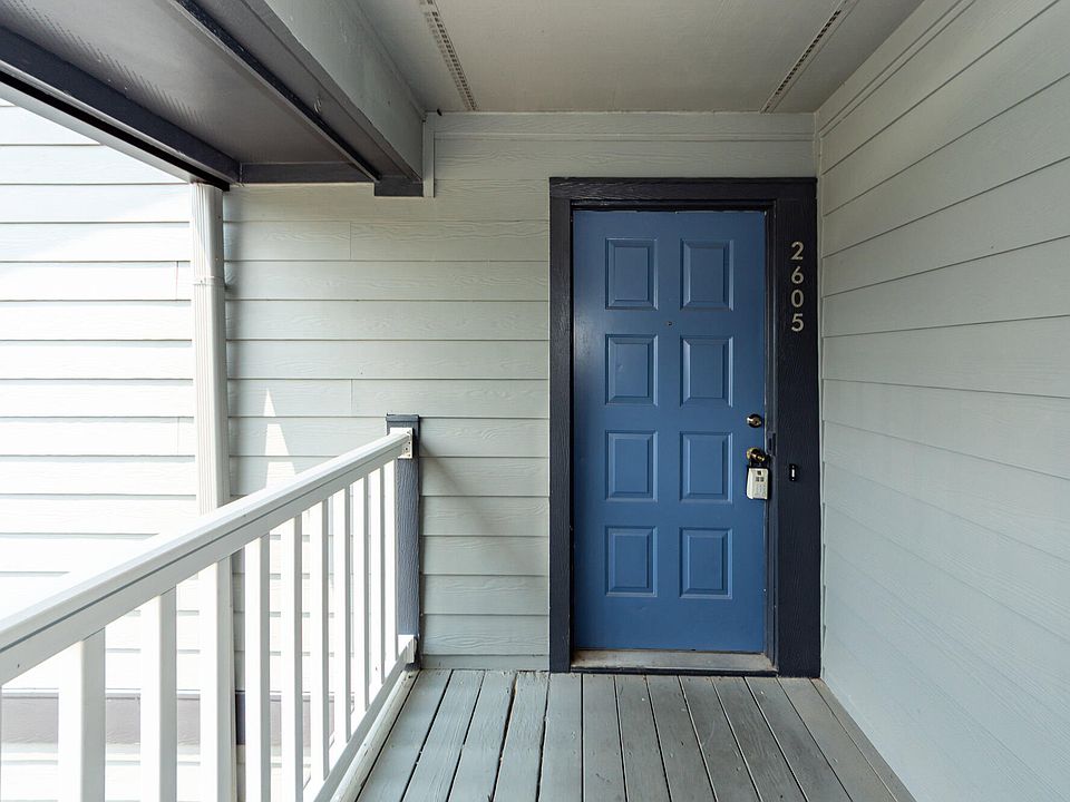 1st image of 2605 Hidden Cove Dr