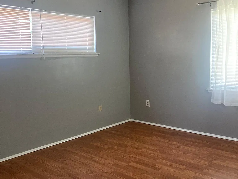 145 E Quincy Ave — Photo 14