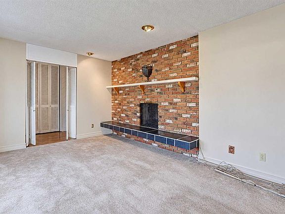 4th image of 10023 N 86th Ave