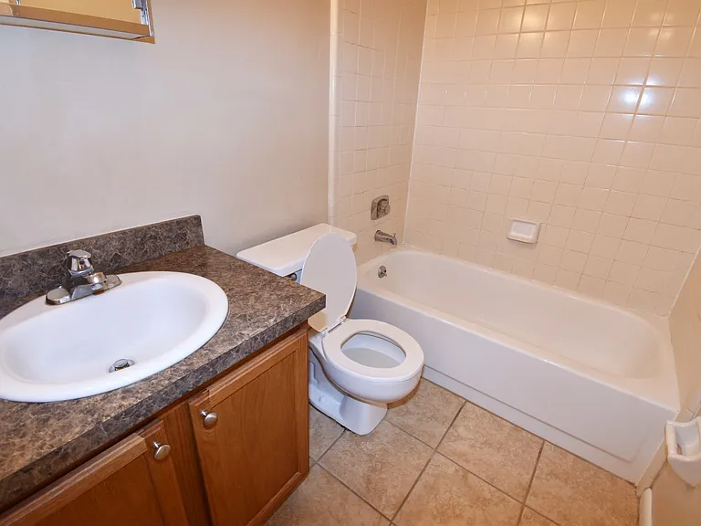 2635 SW 35th Pl — Photo 12