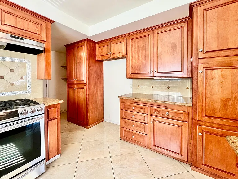 6725 Lennox Ave — Photo 21