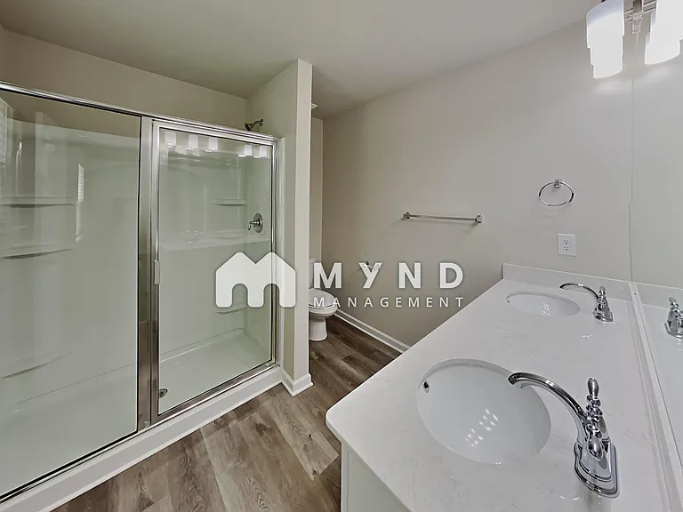 5604 Newton Creek Dr — Photo 7