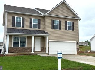 127 Santiago Cir, Martinsburg, WV 25403