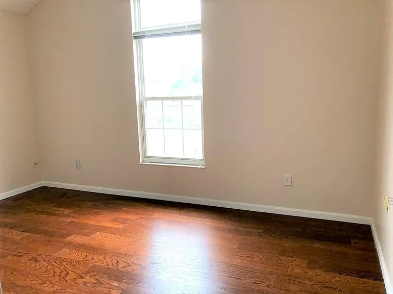 3td Bedroom with Cathedral ceiling
