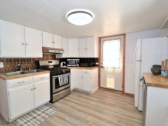 5th image of 1818 Independence Dr