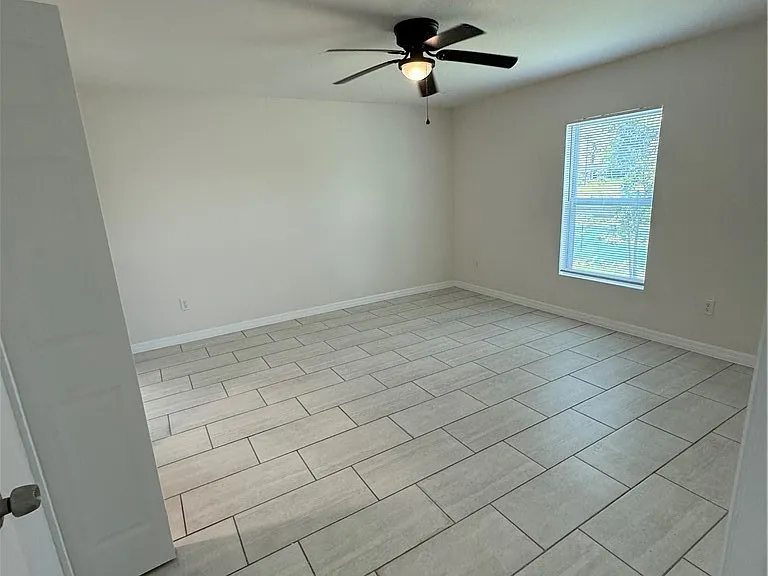 3305 SW 15th Pl — Photo 15