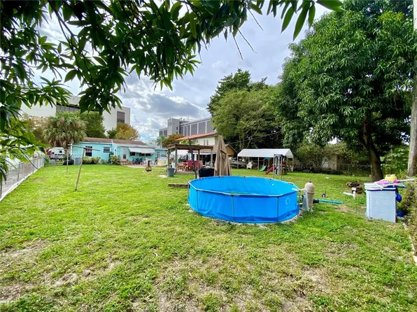 715 E 26th St, Hialeah, FL 33013