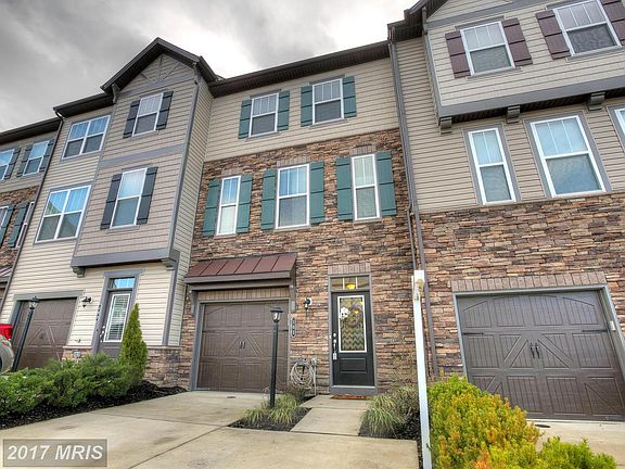 3rd image of 102 Foundry Ln