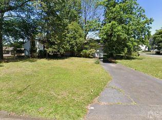 401 N 5th Ave, Edison, NJ 08817