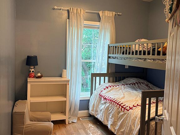 4th image of 50 Hambletonian Avenue
