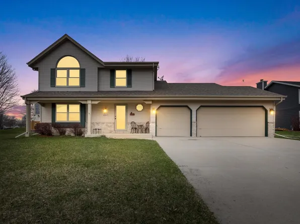 W210N16451 Dundee COURT, Jackson, WI 53037