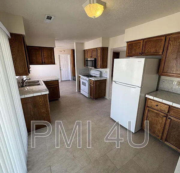 9605 Benavides Rd SW — Photo 9