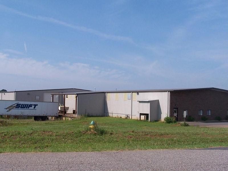 1st image of 223 Commerce Blvd