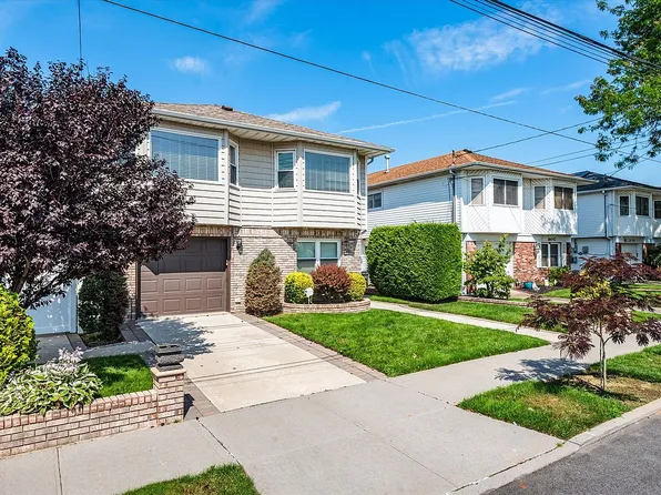 16046 84th St, Howard Beach, NY 11414