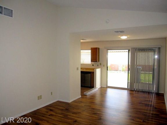 3rd image of 753 Whispering Palms Dr