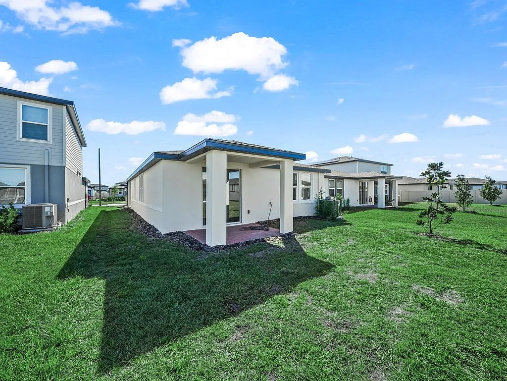 4 bed, 1607 sqft, $2,500 — Photo 4