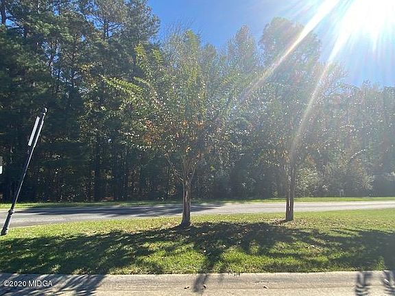 2nd image of 240 Greystone Dr