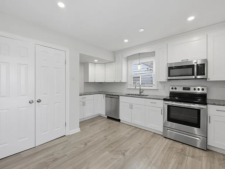708 Westwood Ave — Photo 11
