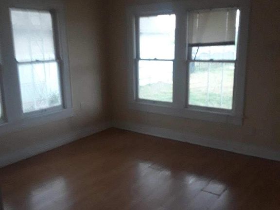 3rd image of 3011 Thannisch Ave