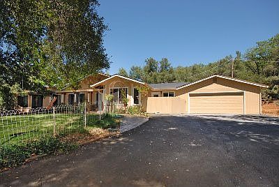 3rd image of 5740 Laverne Ln