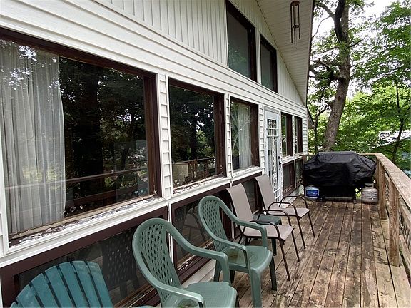 2nd image of 1063 Lakeshore Dr