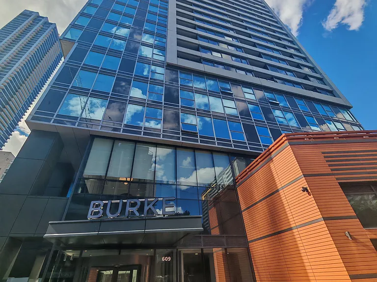 609 Sherbourne St #2211 — Photo 1