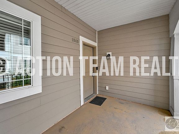 3rd image of 1849 N Crest Rd #1849