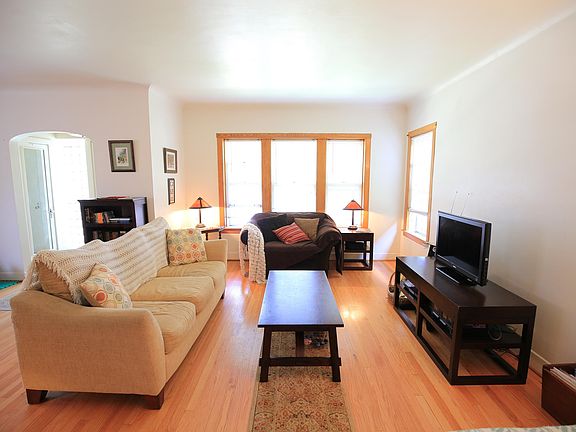 5th image of 6011 W Waveland Ave