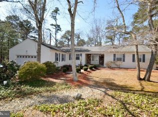 8 Village Ct, Medford, NJ 08055