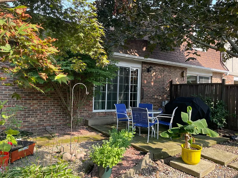 2511 Dover Ln — Photo 14