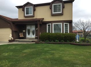 36442 English Dr, Sterling Heights, MI 48310