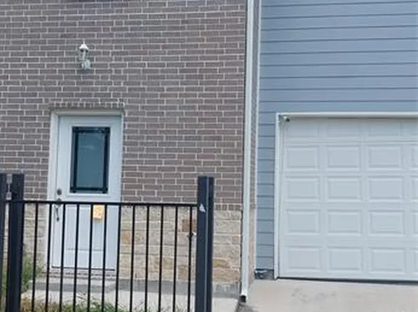 8203 Oak Knoll Ln #A, Houston, TX 77028