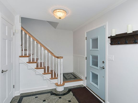 2nd image of 2347 Lake Ave