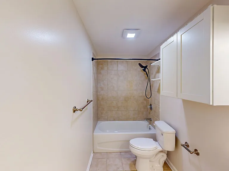 424 Eisenhower Dr — Photo 24