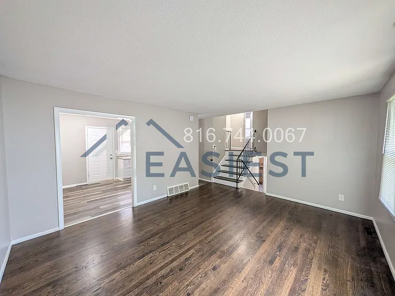 8406 E 93rd St — Photo 2