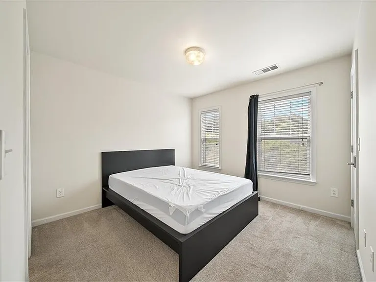 205 16th St NW #18 — Photo 16