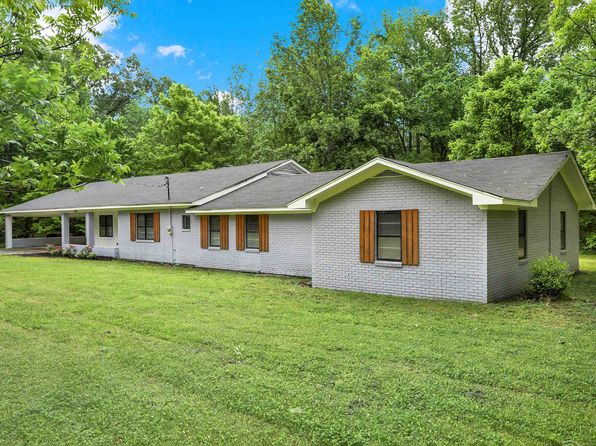 1296 Monasco Rd, Millington, TN 38053