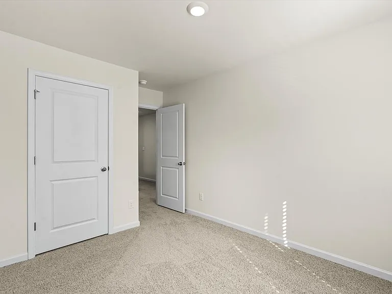 1339 37th Avenue Ln NE — Photo 24
