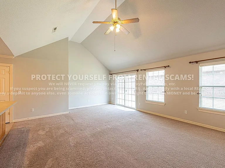 245 Ravenwood Rd — Photo 3