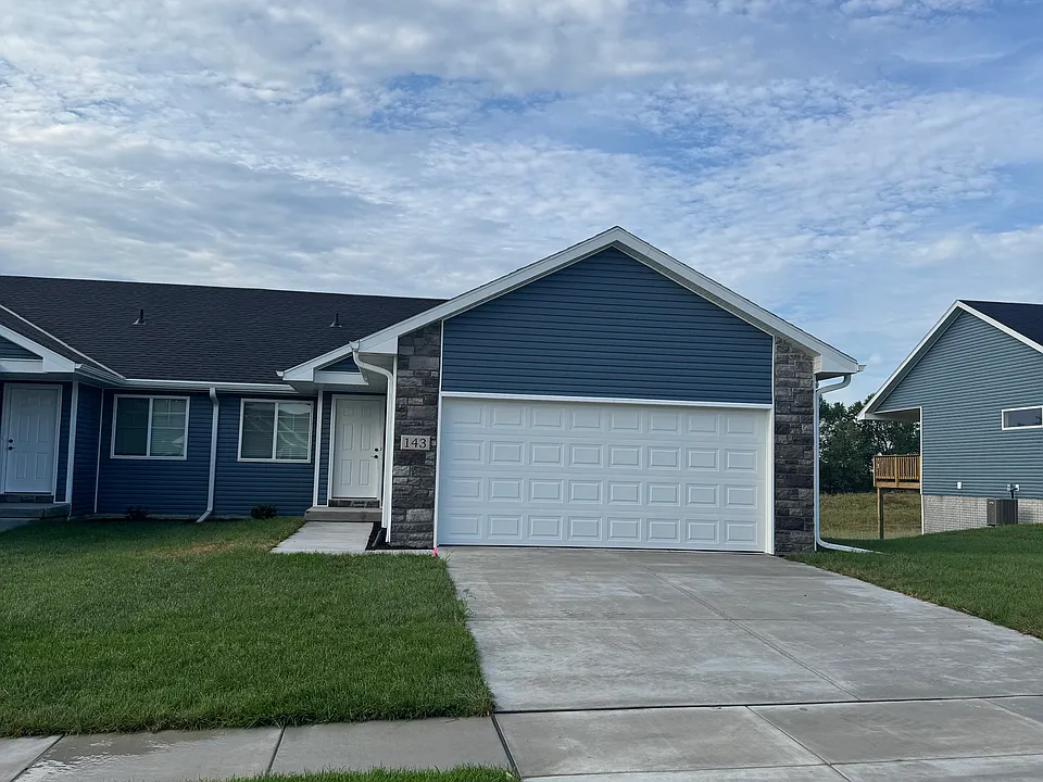 143 W Ida Ln